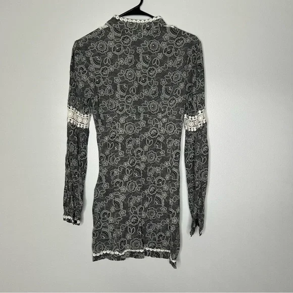 Anthropologie Black and White Floral Tunic - Picture 2 of 8